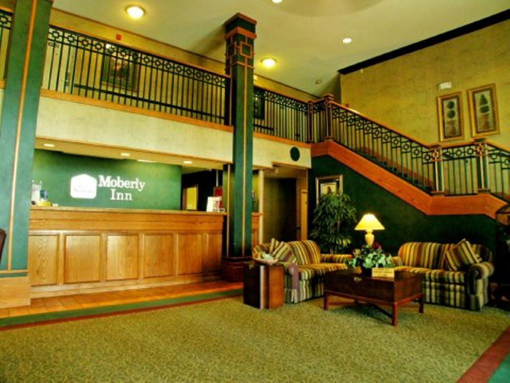 Moberly Inn & Suites 外观 照片