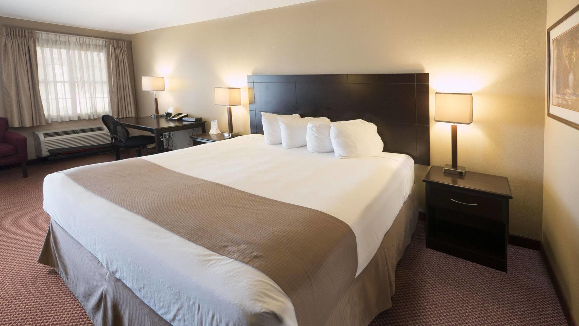 Moberly Inn & Suites 外观 照片