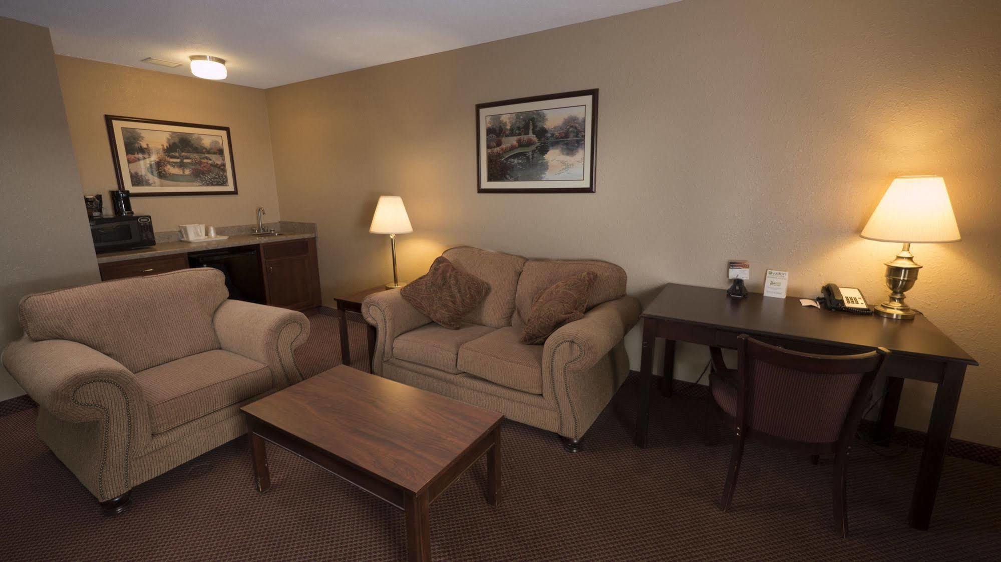 Moberly Inn & Suites 外观 照片