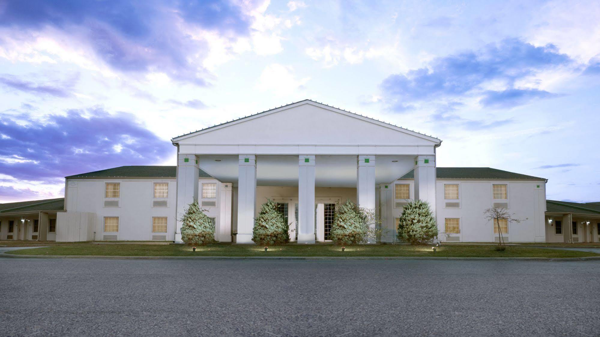 Moberly Inn & Suites 外观 照片